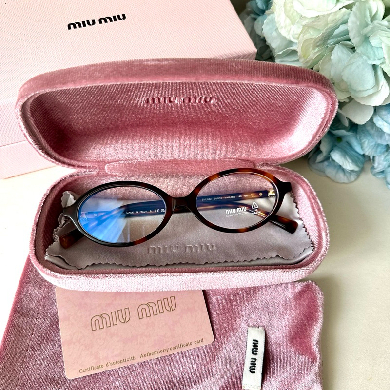มาเพิ่มแล้วค๊าาา แว่นตา Miu M** ทรงเก๋ๆ สไตร์มินิมอล สุด100%  miu miu sunglasses