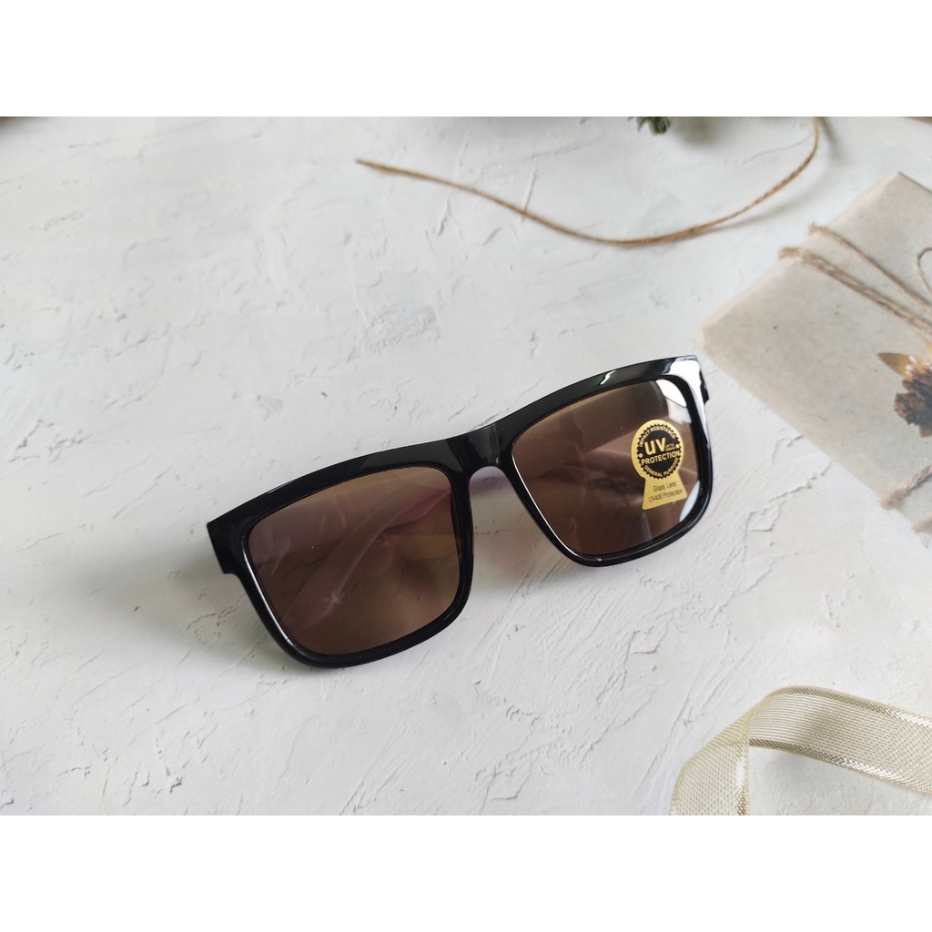 [มีของที่กรุงเทพ]แว่นยิงปลา แว่นเลนส์ออโต้ปรับแสง Polarized 9911BL