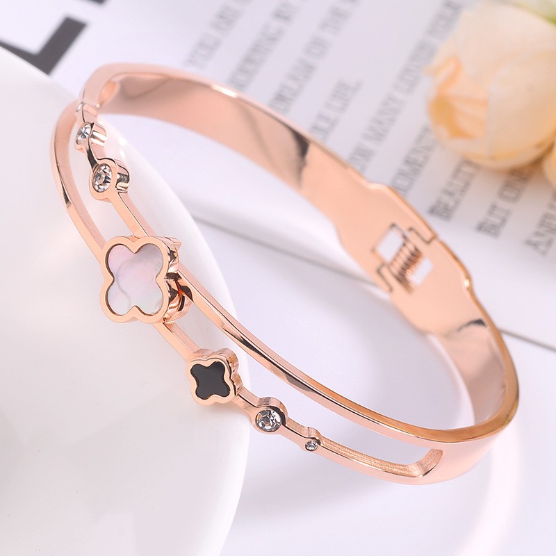 สร้อยข้อมือ เหล็กไทเทเนียม 18K สีโรสโกลด์ แฟชั่นสําหรับผู้หญิง