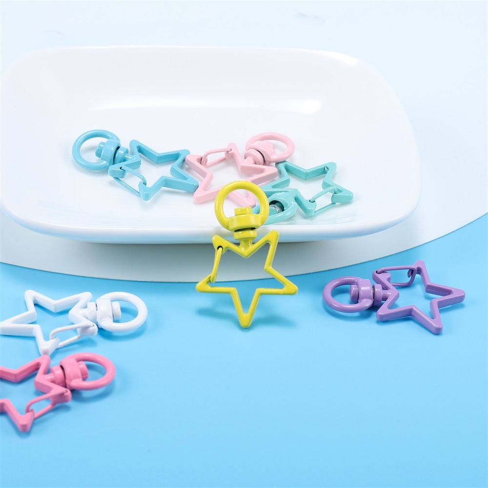 (สีลูกกวาด) ตะขอก้ามปูดาว พวงกุญแจสปริงดาว ตะขอเกี่ยวเครื่องมือ DIY (5 ชิ้น / ถุง)