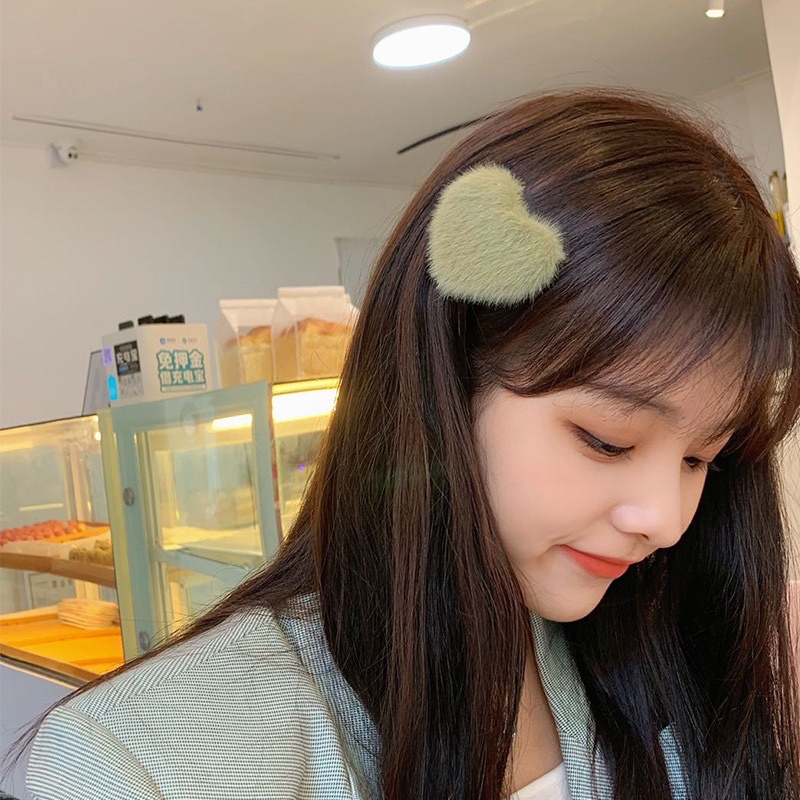 ส่งจากไทย• กิ๊บติดผมขนฟูรูปทรงหัวใจ So cute~