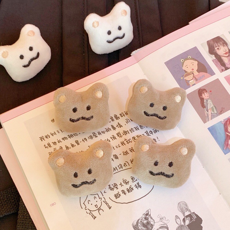 เข็มกลัดน้องหมีน่ารักๆ ขนาด 5 ซม. พร้อมส่งนะคะ