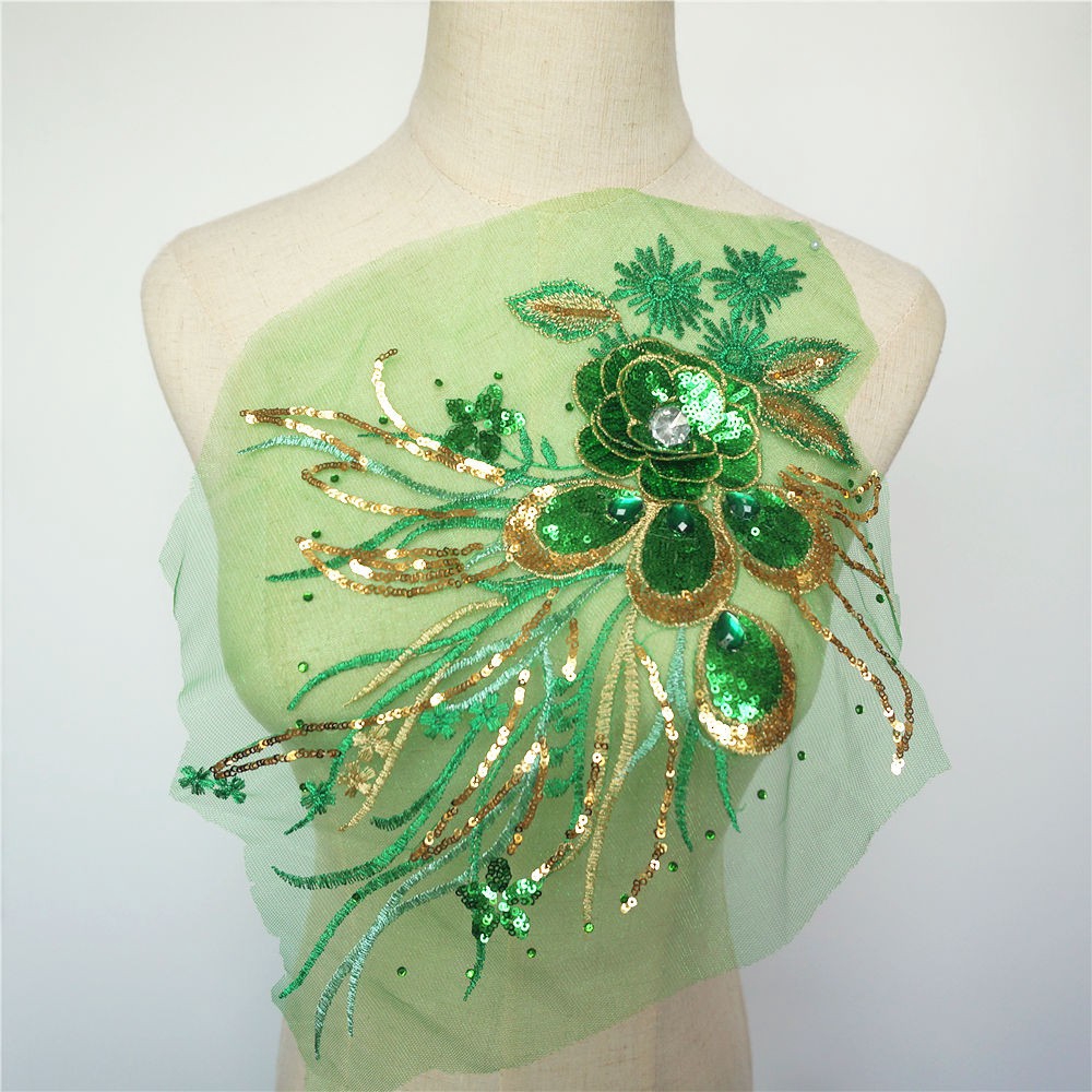 เย็บปักถักร้อยเลื่อมขนนกยูง Applique Rhinestone ดอกไม้ปกแพทช์ชุดแต่งงานงานฝีมือ DIY
