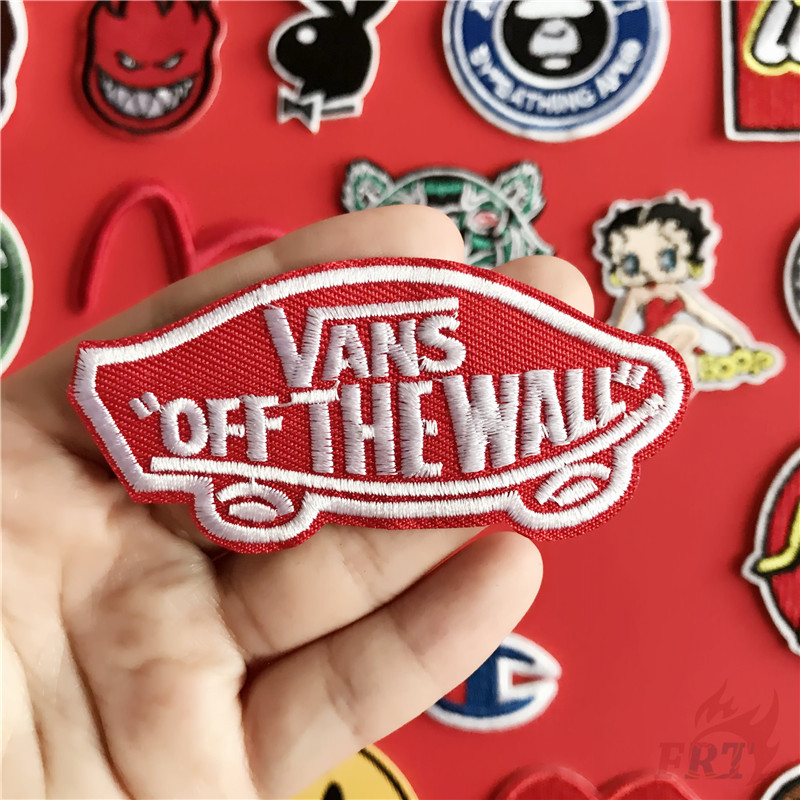 แผ่นปักโลโก้ แฟชั่น สำหรับรีดติดเสื้อผ้า DIY 1 ชิ้น (20 แบบ) (FBL-M008)