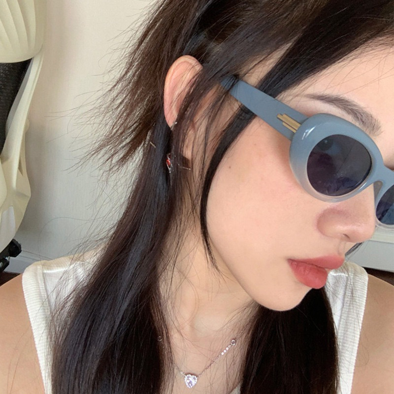 แว่นตากันแดด ทรงรีสีฟ้าทูโทน แว่นตาแฟชั่น [[สินค้าพร้อมส่ง]]