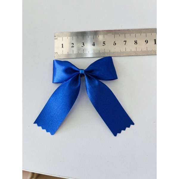 โบว์ริบบิ้นติดผมนักเรียน เล็ก ใหญ่ ขนาด7/11.5cm. แผงละ 6 ตัว พร้อมส่ง