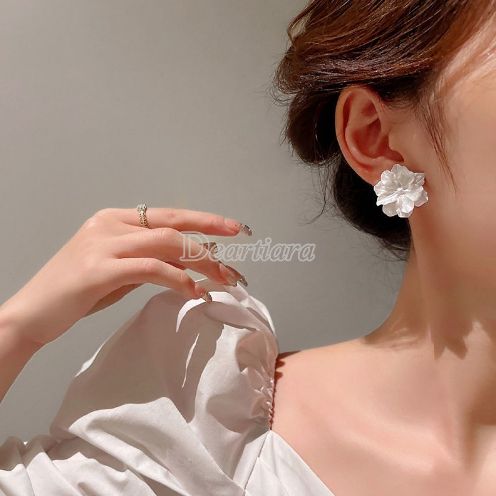 ใหม่ ต่างหู ลายดอกไม้ สีขาว สไตล์ฝรั่งเศส อินเทรนด์ สําหรับผู้หญิง