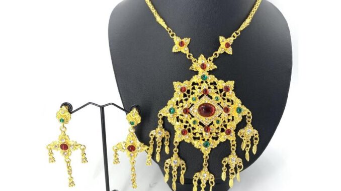 Vintage jewelry ชุดไทยสร้อยชุดต่างหู สร้อยคอ เพชรโบราณคลิปต่างหู