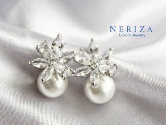 Neriza Jewelry/ ต่างหูมุกประดับเพชรสังเคราะห์เกรดพรีเมี่ยมประกายเทียบเท่าเพชรแท้ จัดส่งฟรีพร้อมกล่อง NE072