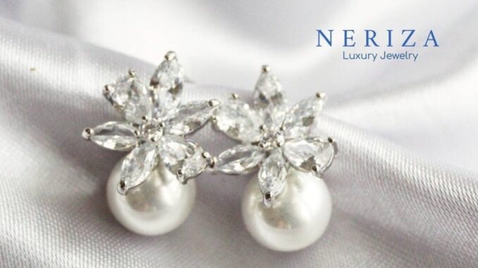 Neriza Jewelry/ ต่างหูมุกประดับเพชรสังเคราะห์เกรดพรีเมี่ยมประกายเทียบเท่าเพชรแท้ จัดส่งฟรีพร้อมกล่อง NE072