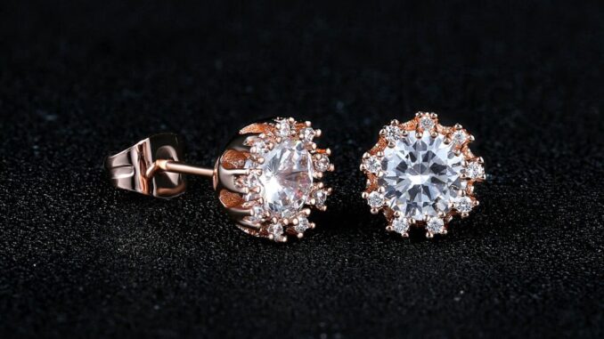 ZHOUYANG มงกุฎเจ้าหญิง Cubic Zirconia กุหลาบสีทอง / สีเงิน Stud Earrings เครื่องประดับแฟชั่น ZYE021 ZYE022 ZHOUYANG มงกุฎเจ้าหญิง Cubic Zirconia กุหลาบสีทอง / สีเงิน Stud Earrings เครื่องประดับแฟชั่น ZYE021 ZYE022