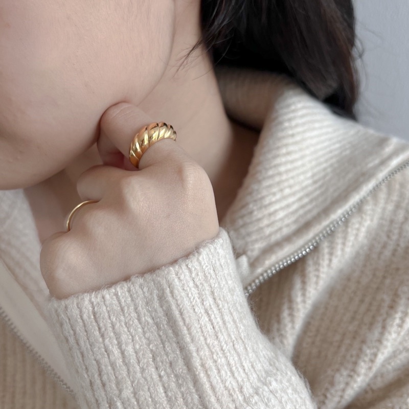 A.piece  แหวนแสตนเลส [stainless steel] pretzel ring