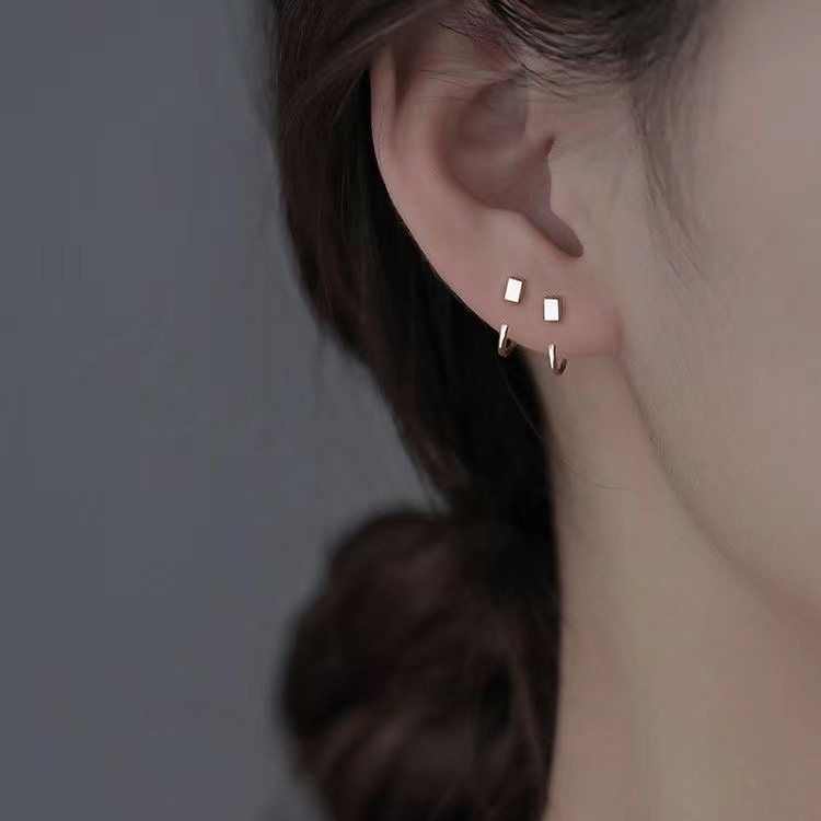 Fashion New Ins Style Small Square Ear Studs Female Small and Exquisite Small Ear Hoop Ear Hook Earrings Sleep Free Ear Piercing Ear Bone Stud