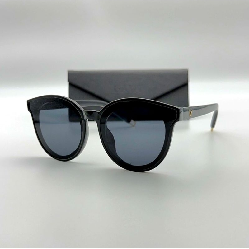 GAMT แว่นกันแดด Cat Eye Clear Sunglasses Retro Classic Designer Black Frame Gray Lens.