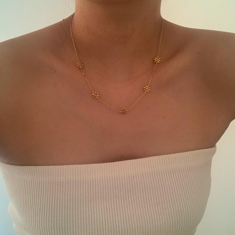 HER OBJECTIVE_HER MILLI DAISIES PENDANT NECKLACE