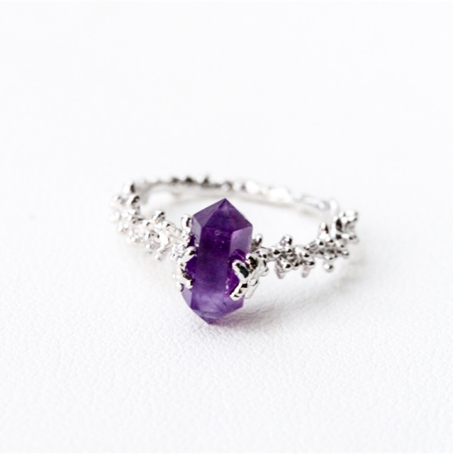 LUCY SUMMER Holy Crystal (Amethyst) แหวนคริสตัล พลอยแท้ ตัวเรือนสามารถปรับไซด์ได้