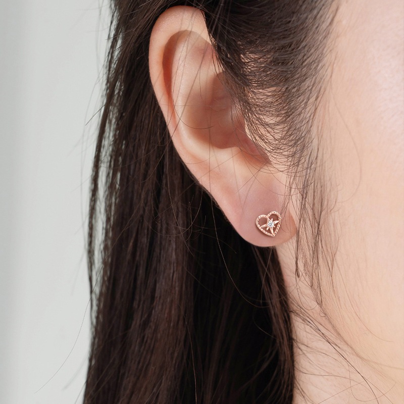 earika.earrings - sparkle heart piercing จิวหูกลมรูปหัวใจ มี 2 สี (ราคาต่อชิ้น) เหมาะสำหรับคนแพ้ง่าย
