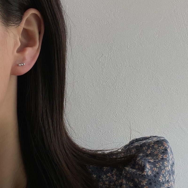 earika.earrings - triple dot piercing จิวหูเม็ดกลมแถวเงินแท้ (ราคาต่อชิ้น) (มีให้เลือก 3 สี) เหมาะสำหรับคนแพ้ง่าย