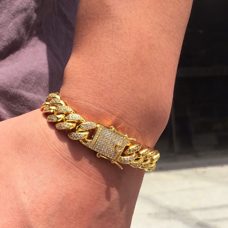 ข้อมือฝังเพชร ทอง18K
