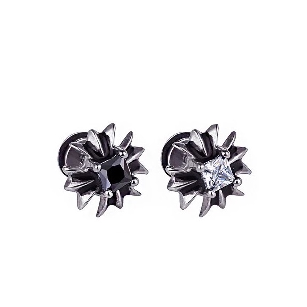 จิวหูกางเขน สไตล์โครมอาร์ท Cross Chrome Hearts  จิวเกาหลี วินเทจ, เท่, ร็อก วัสดุ Stainless Steel สแตนเลสแท้