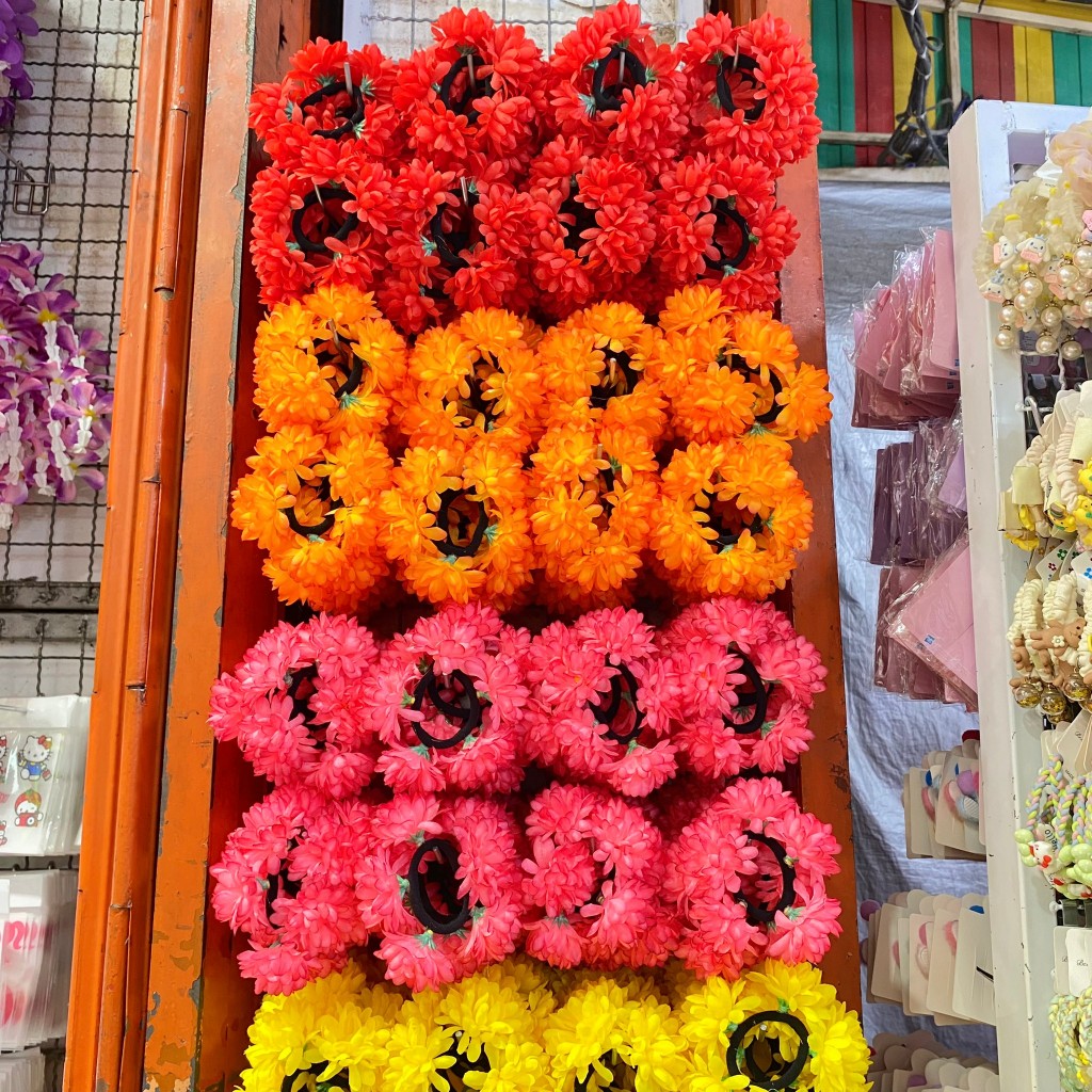ยางมัดผมดอกไม้ ดอกลีลาวดี ดอกกุหลาบ ดอกทานตะวัน งานสงกรานต์ ฮาวาย 1 ชิ้น คละสี