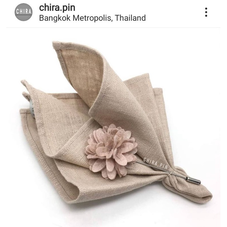 เซตผ้าเช็ดหน้าสูท เนื้อลินิน +พินดอกไม้