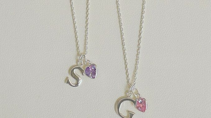 SissyJewelry // สร้อยคอเงินแท้ ประดับ ตัวอักษร + พลอยหัวใจ 5mm mini chain   Free gift box