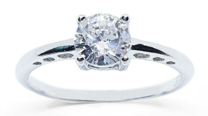Memorine Jewelry แหวนเงินแท้ 925 ฝังเพชรสวิส (CZ) : ONLR471