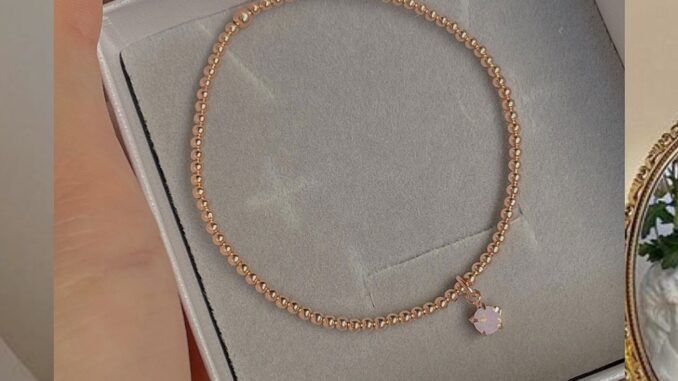 SissyJewelry //ข้อมือเงินแท้ รุ่นเอ็นยืดโรสโกลด์ ประดับ จี้พลอยกลมจิ๋ว 4mm )  Free gift box