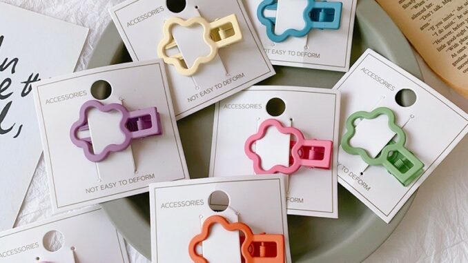 Cute 012 กิ๊บติดผม กิ๊บหนีบดอกไม้ สไตล์เกาหลี มี 7 สี Cute 012 กิ๊บติดผม กิ๊บหนีบดอกไม้ สไตล์เกาหลี มี 7 สี