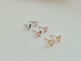 A.piece  ต่างหูเงินแท้ [all silver 925] heart stud earrings