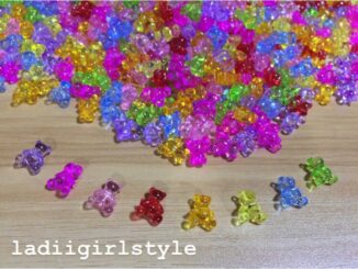 [พร้อมส่ง] ลูกปัดรูปหมี ลูกปัดอะคริลิคหมี รูร้อยตรงแขนข้างลำตัว แพ็คละ 50 ชิ้น (คละสี)