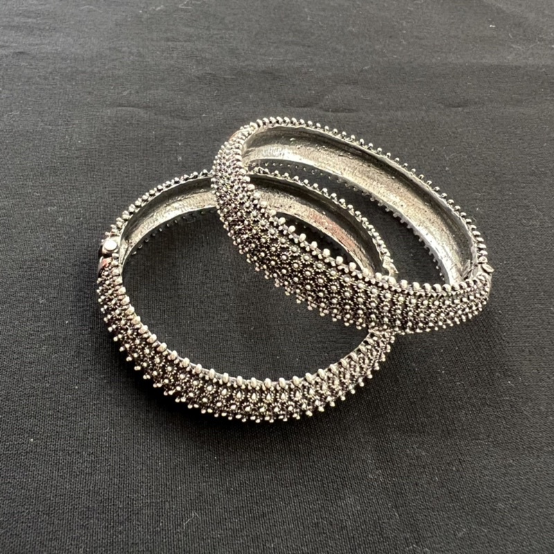Accessories กำไลข้อมือ ประดับชุดไทย เครื่องประดับตกแต่งร่างกาย คุณภาพดี อันละ59 สีรมดํา