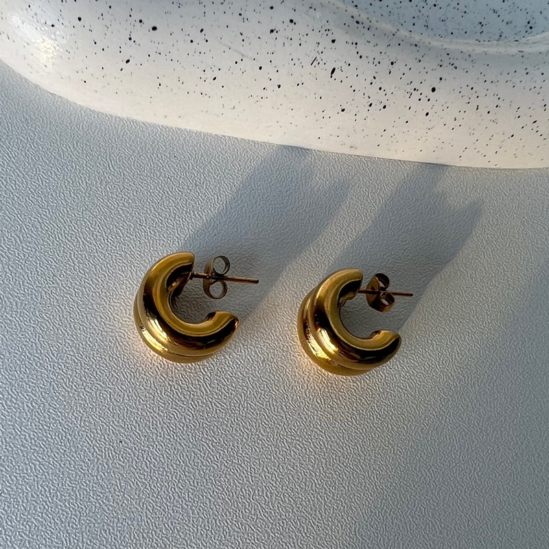 Adore- Mini double curve earring