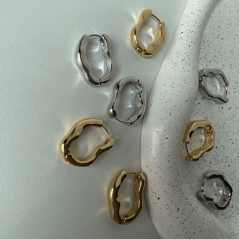 Adore- Minimal earring