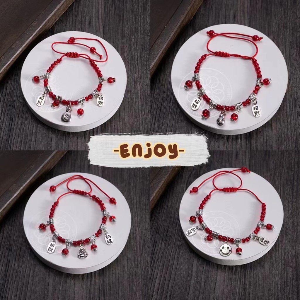 EnJoy  พร้อมส่ง (Bangle) กำไลข้อเท้าลูกปัดสีแดง ร้อยเชือกแดง ดีเทลร้อยรูปสัตว์โชคดี