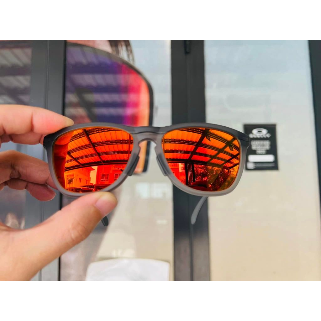 Frogskins Range(A) Matte Grey Smoke / Prizm Ruby ของแท้​ ประกัน​ศูนย์​ 2 ปี