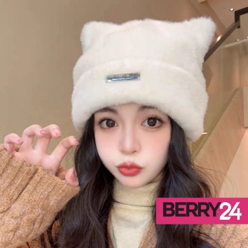 HAT04 หมวกบีนนี่ขนนุ่ม ทรงหูแมว แต่งป้ายโลหะ หมวกอุ่นบีนนี่พร้อมส่งในไทย เก็บโค้ดส่งฟรี