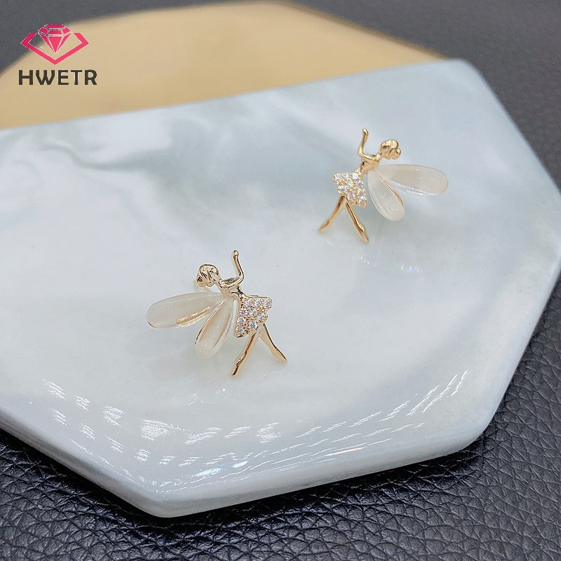 Hwetr ต่างหูสตั๊ด รูปปีกดอกไม้ ประดับเพทาย สวยหรู แฟชั่นสําหรับผู้หญิง