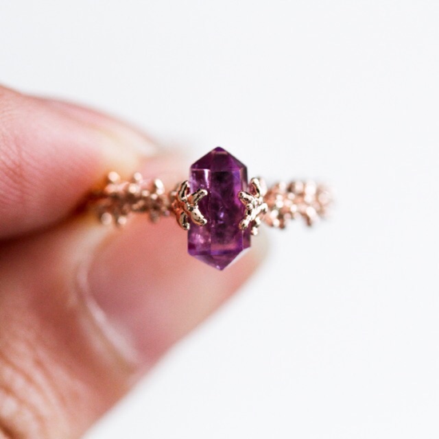 LUCY SUMMER Holy Crystal (Amethyst) แหวนคริสตัล พลอยแท้ ตัวเรือนสามารถปรับไซด์ได้