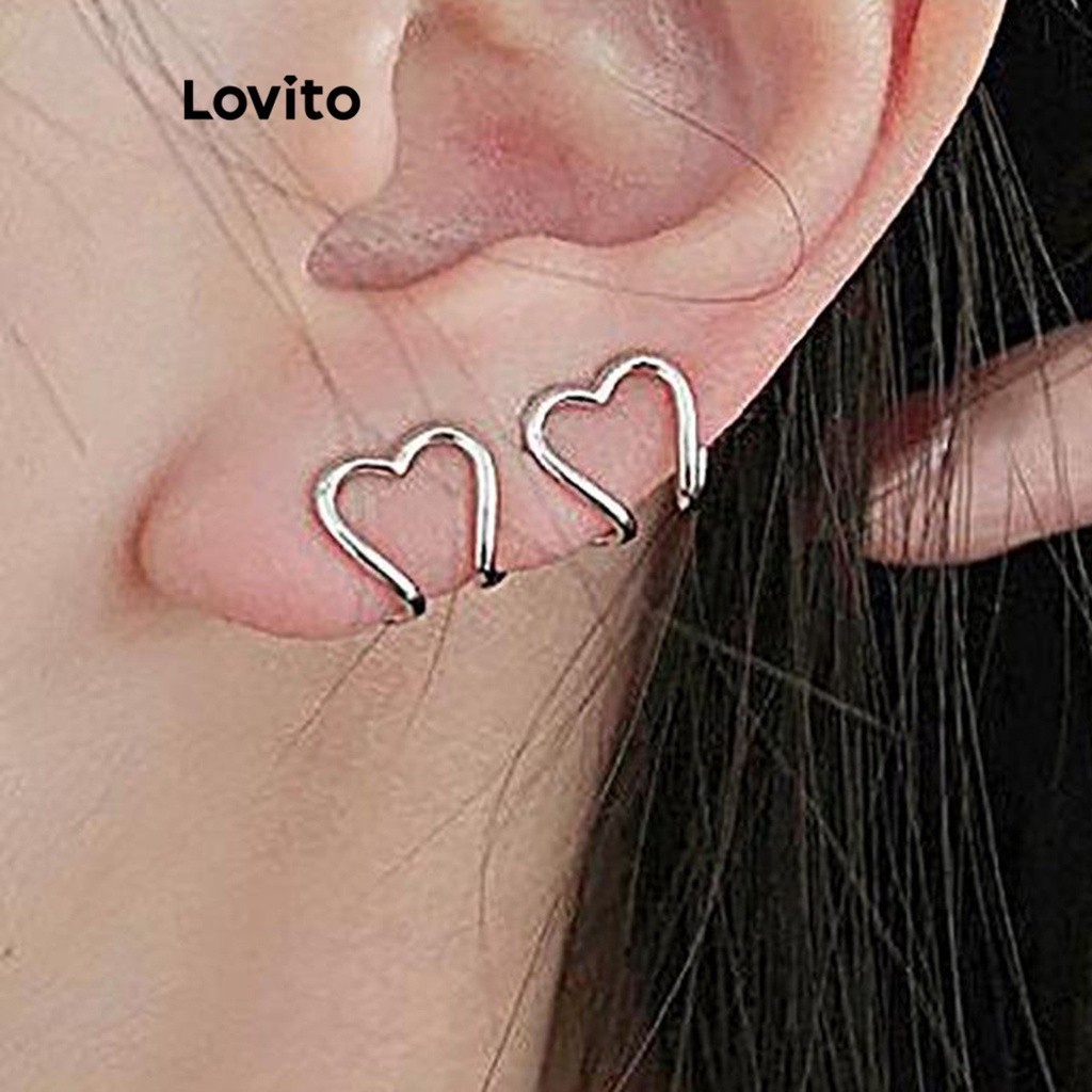 Lovito ต่างหูผู้หญิง รูปหัวใจ สีพื้น สไตล์ลำลอง L63AD019 (สีเงิน)