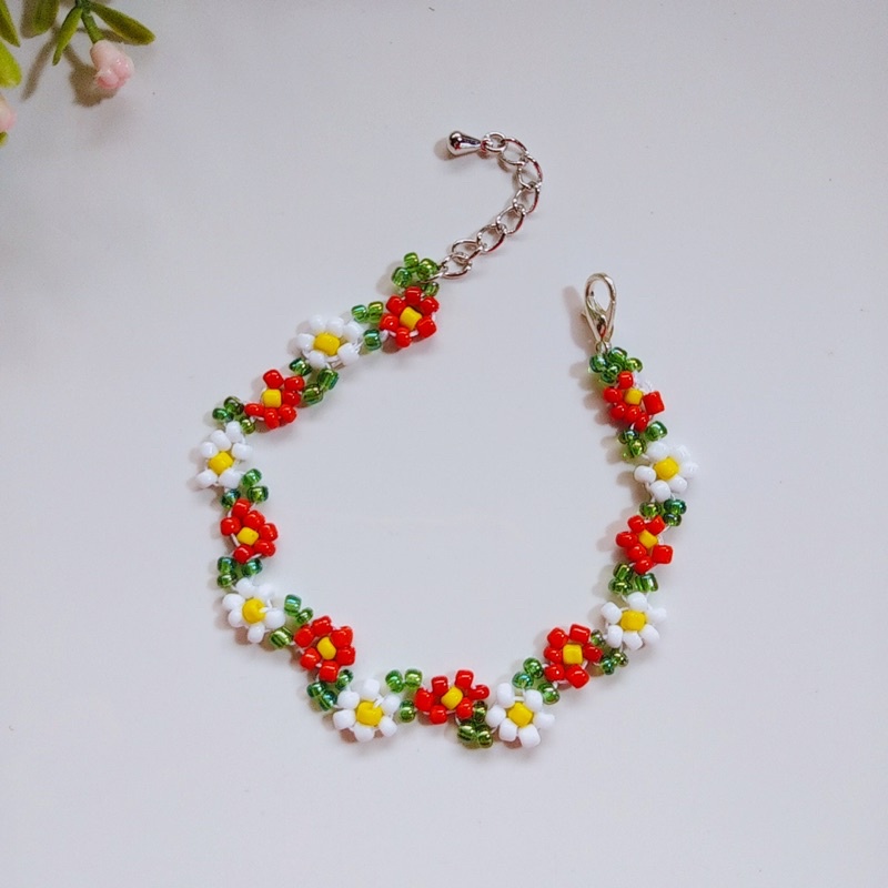 Pantheadesign สร้อยข้อมือลูกปัด Zigzag Floral