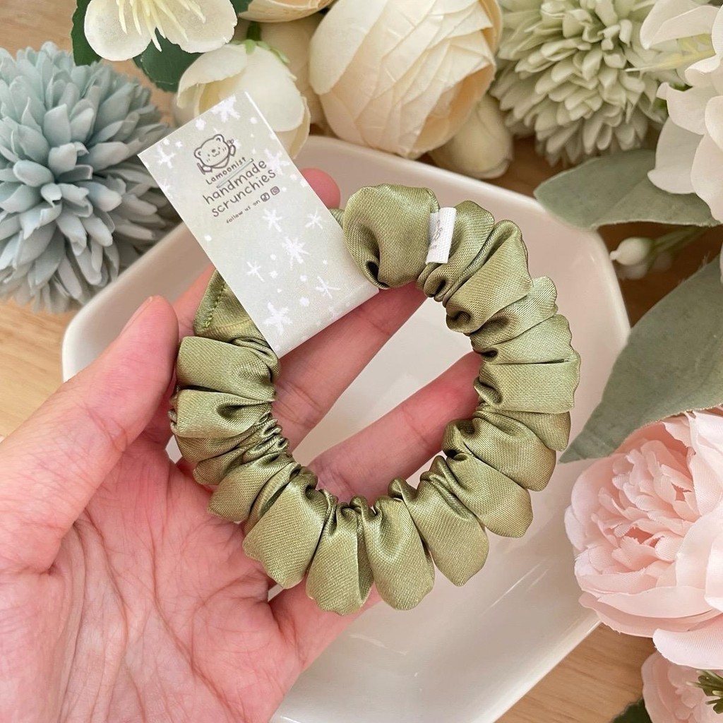Scrunchie • Petite • Avocado green