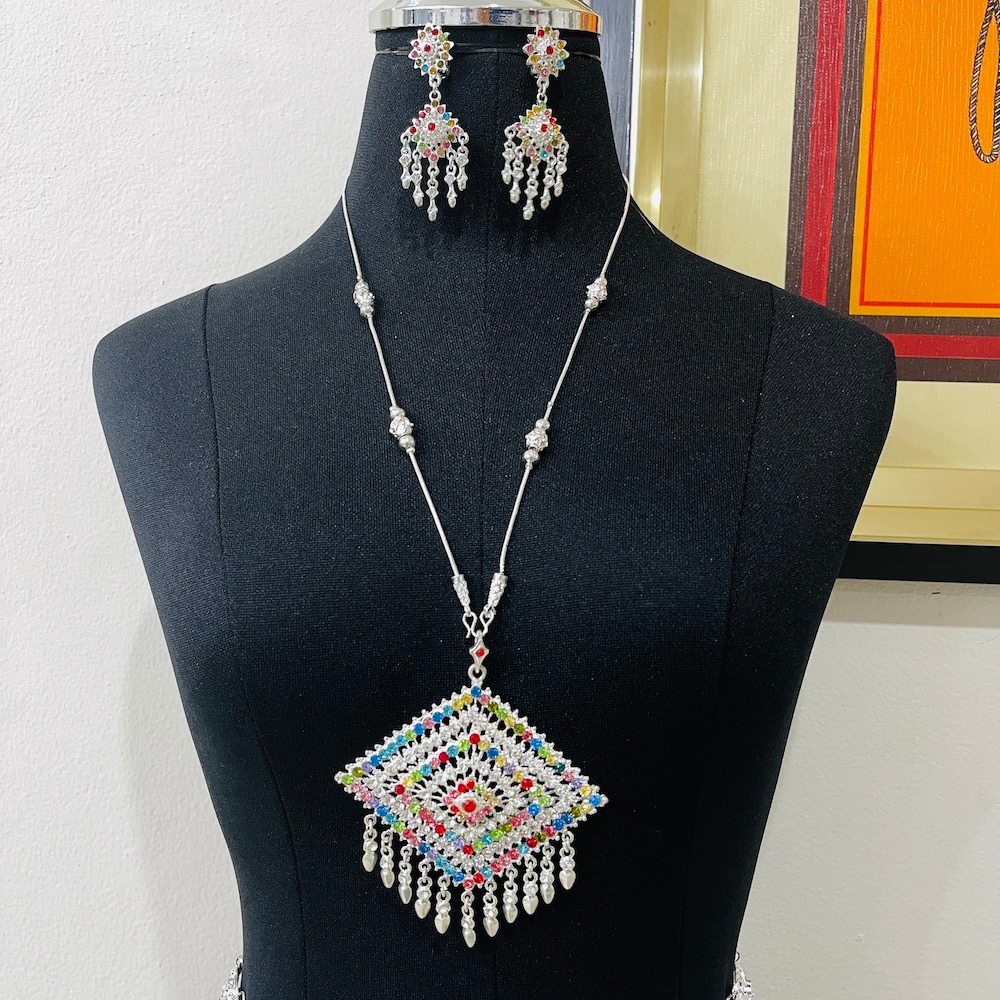 Vintage jewelry ชุดไทยสร้อยชุดต่างหู เพื่อนเจ้าสาว thai wedding สีทอง เครื่องประดับสร้อยคอ