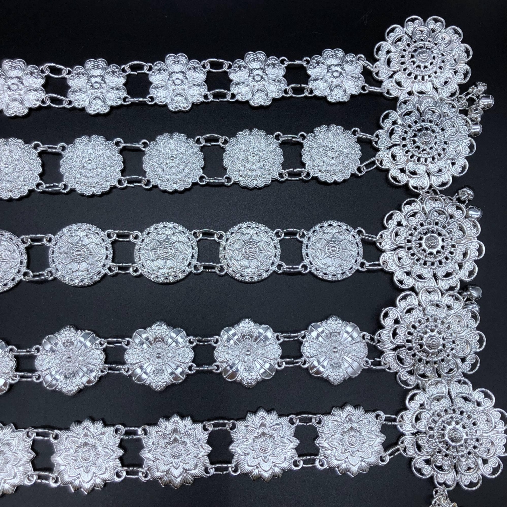 Vintage jewelry เครืองประดับโบราณเข็มขัดดอกไม้อีสานชุดล้านนาไทหัวเข็มขัด สีเงิน thai belts