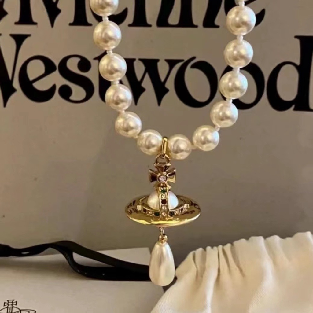 Westwood Vivienne สร้อยคอโซ่ จี้รูปหยดน้ํา ประดับมุก สามมิติ สไตล์วินเทจ