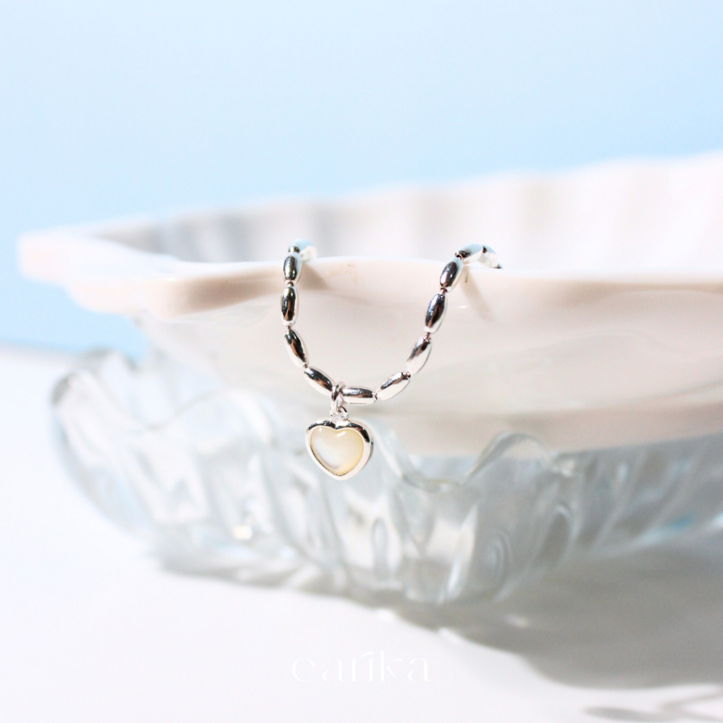 earika.earrings - seashell soul bracelet สร้อยข้อมือรูปหัวใจสีขาว เงินแท้ เหมาะสำหรับคนแพ้ง่าย