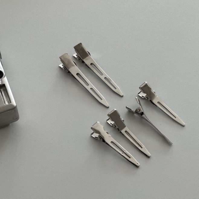 gimmeblessed.co — plain metallic hair clips (set 6 pcs/ size 1.5” 4 pcs & size 2” 2 pcs)