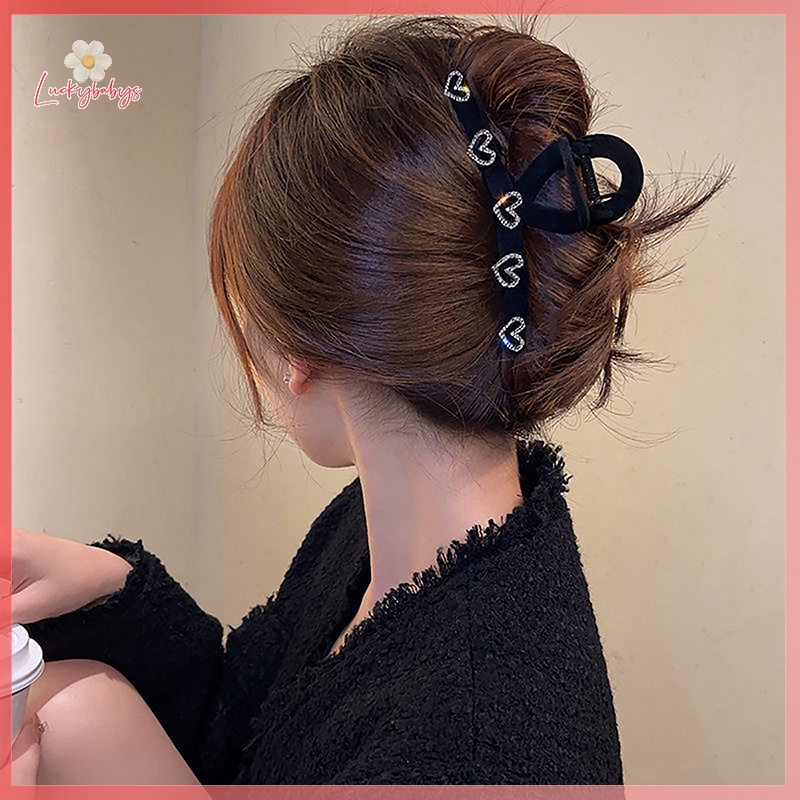 Luckybabys> ความรัก พลอยเทียม พรีเมี่ยม สีดํา คลิป Flocking ที่คาดผม กิ๊บติดผม ขนาดใหญ่ หางม้าสูง กระทะ กิ๊บหนีบผม เครื่องประดับผม หญิง ใหม่” /></a></p>
<p><a href=