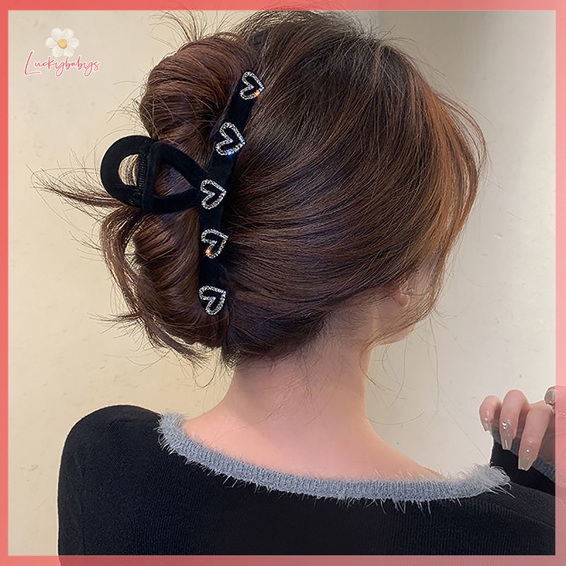 Luckybabys> ความรัก พลอยเทียม พรีเมี่ยม สีดํา คลิป Flocking ที่คาดผม กิ๊บติดผม ขนาดใหญ่ หางม้าสูง กระทะ กิ๊บหนีบผม เครื่องประดับผม หญิง ใหม่” /></a></p>
<p><a href=